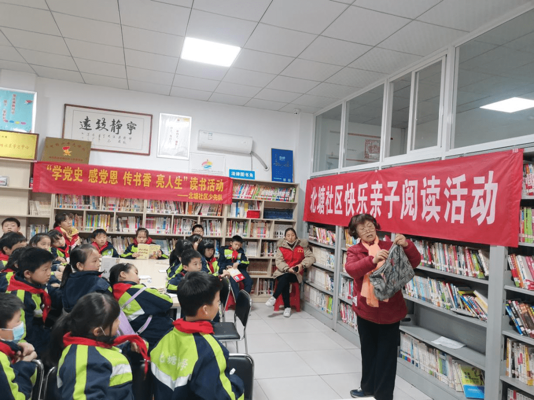 为了让更多青少年儿童体验非遗剪纸文化魅力,1月7日,天心区北塘社区