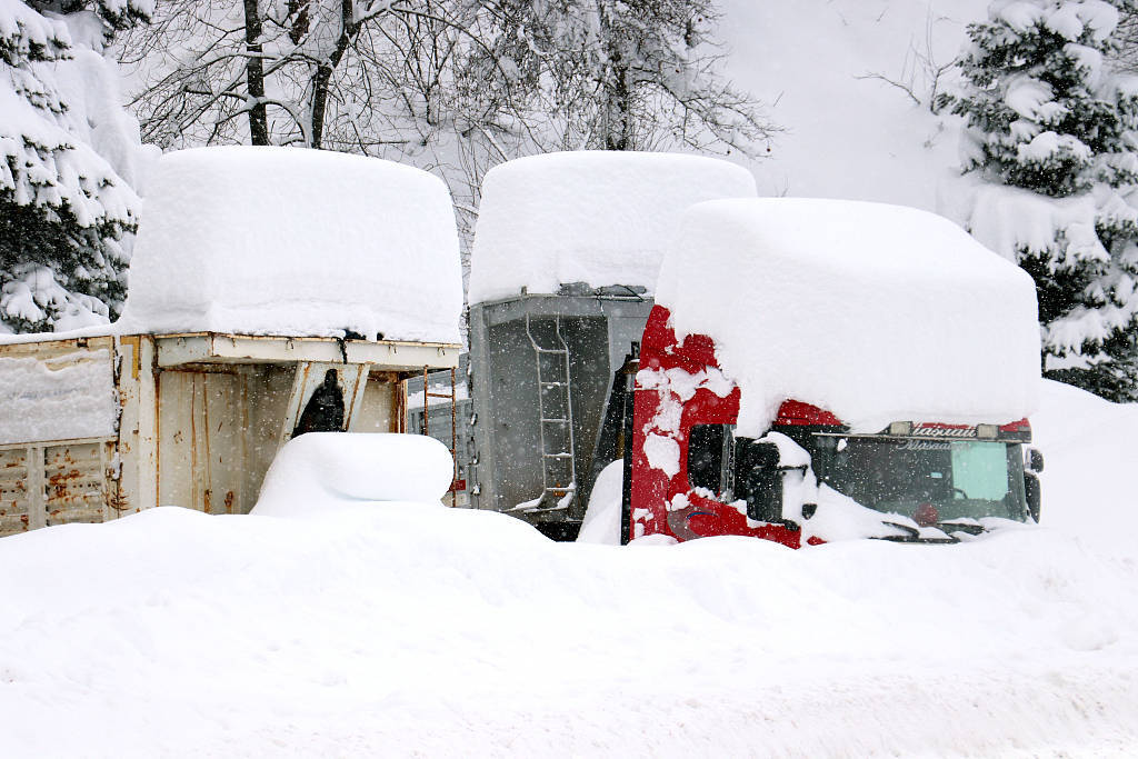 土耳其和希臘遭暴風雪襲擊：數千人被困車中 多地停課停電 國際 第2張