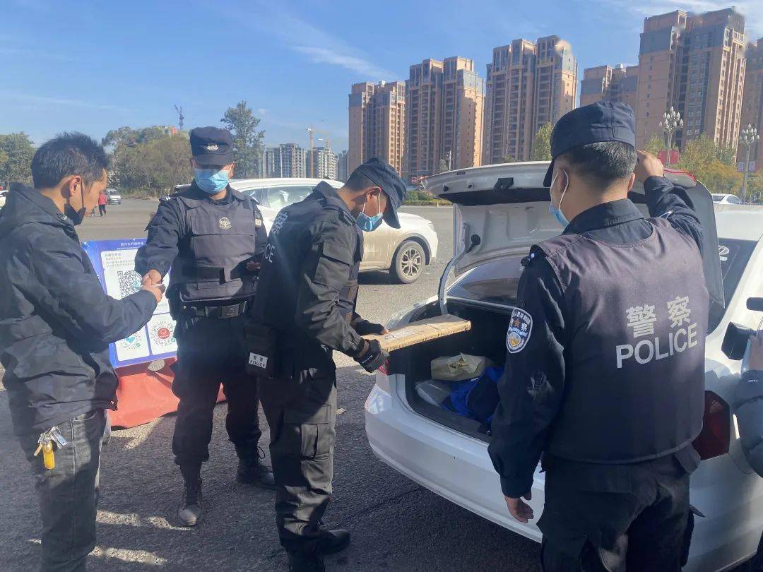 西昌市公安局特巡警大队加强巡逻力度筑牢治安安全墙