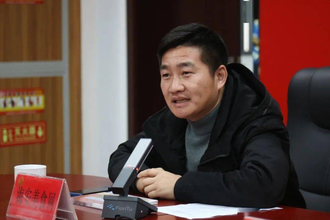 陈亚明同志在介绍防范打击赌博违法犯罪活动的意义及全民禁赌行动实施