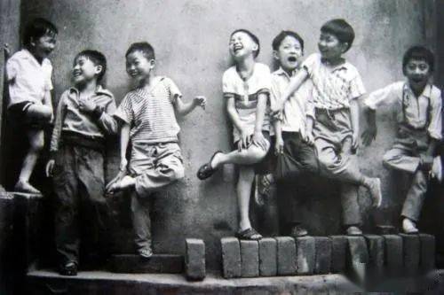 六七十年代小孩穿的衣服图片 121969d135174cd782af926a30fe151d.jpeg