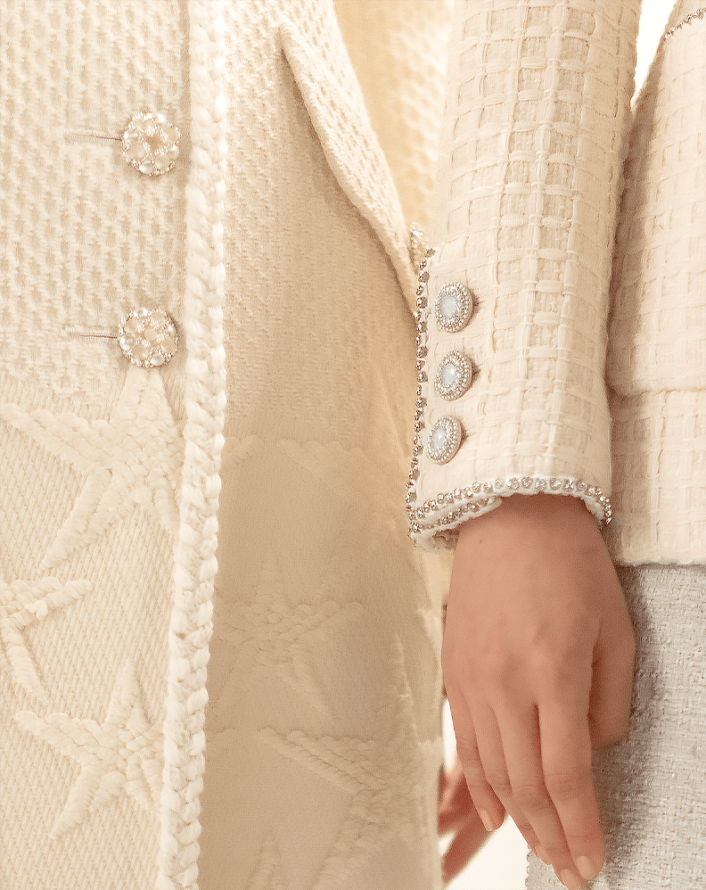 年代穿着香奈儿的女骑士，飒！