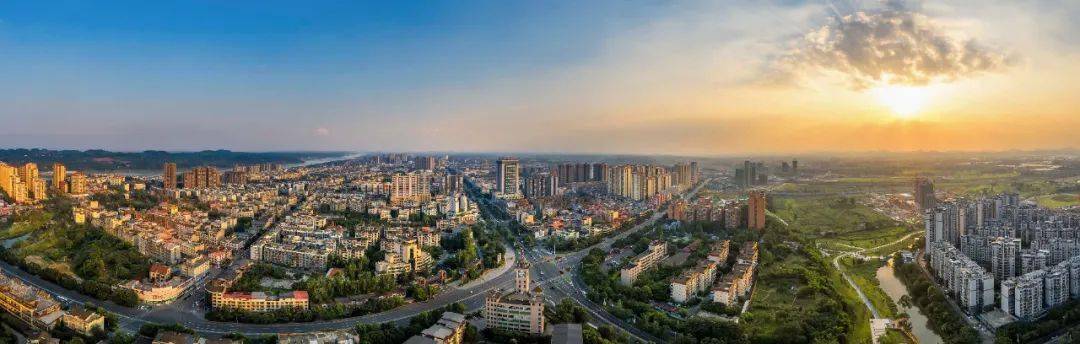 彭山区委主要负责人表示,面向未来,彭山将按照全市"1 3"产业布局,全力