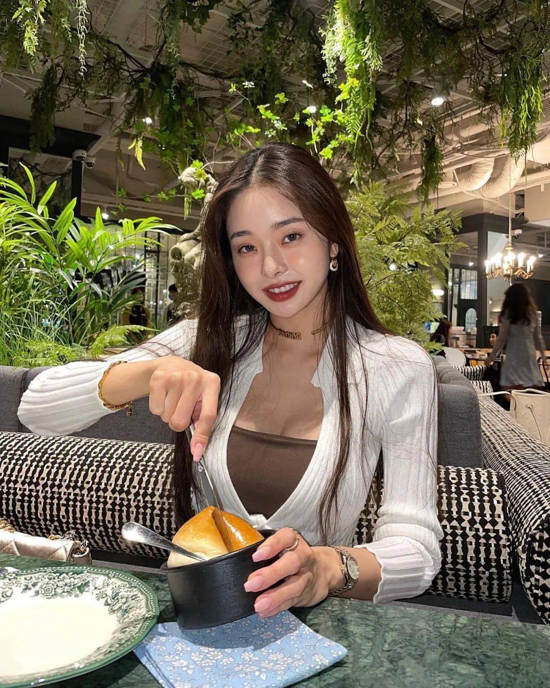 网红生物老师闵儿照片- 搜狗图片搜索