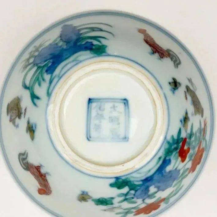鸡缸杯欣赏_乾隆_大英博物馆_成化