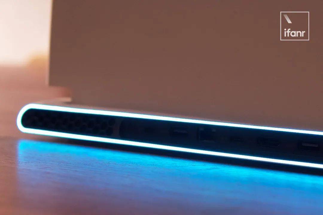 Alienware X17 体验：50000 元的外星人顶级游戏本，除了超强性能还有什么？