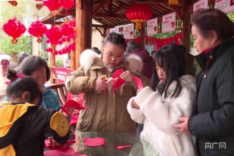 春联|【年味·江西】写春联 剪窗花 做糖葫芦 丰年味 添“廉味”