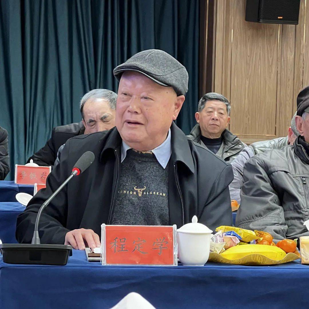 我县召开2022年老干部迎春座谈会