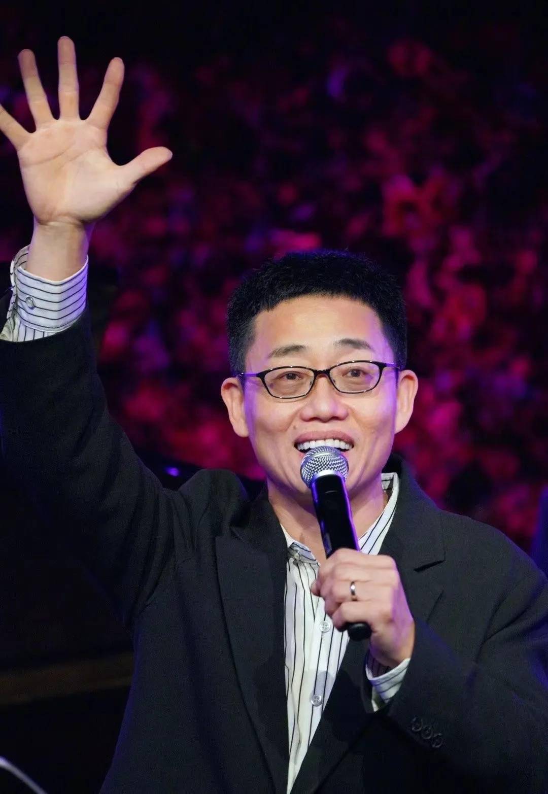 脱口秀鼻祖黄西离开白宫后