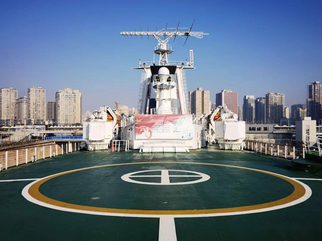 航海科普船舶甲板为什么是毛糙糙的