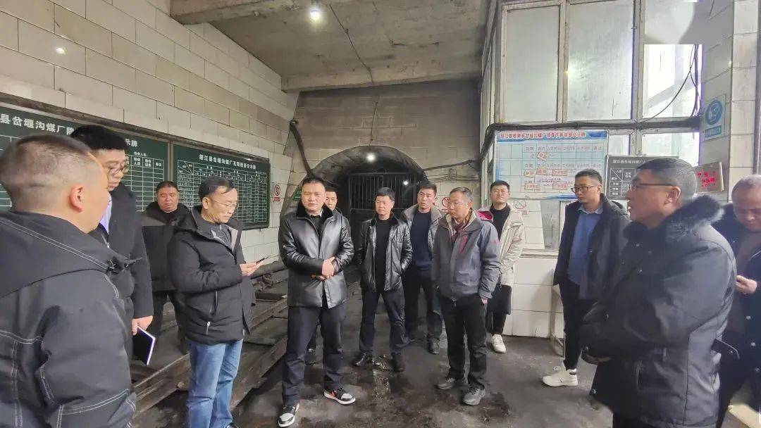 杨昌俊,张义富先后到岔堰沟煤厂,中坝煤矿,板栗煤矿,合众青石厂,科光