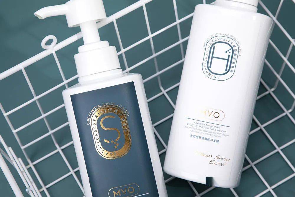 尸体头上抠下来的白泥竟是螨虫尸体!头痒头屑出油多,用它就对了