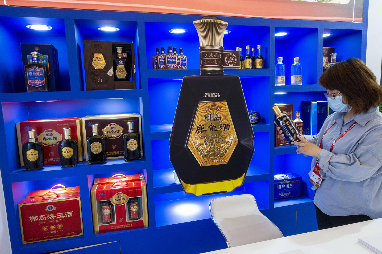 另有白酒"海酱","海口大曲","椰岛原浆"等