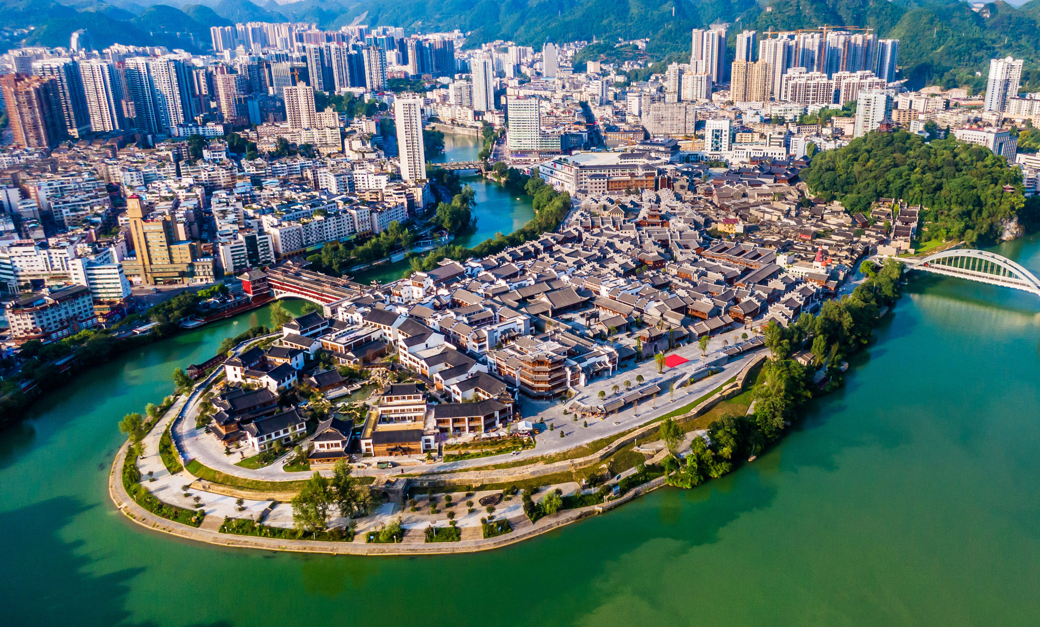 展望五年铜仁发挥生态优势强旅游奋力推动旅游大提质