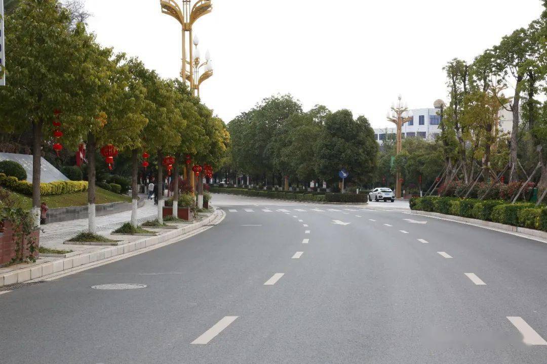 云南曲靖大红灯笼年味浓