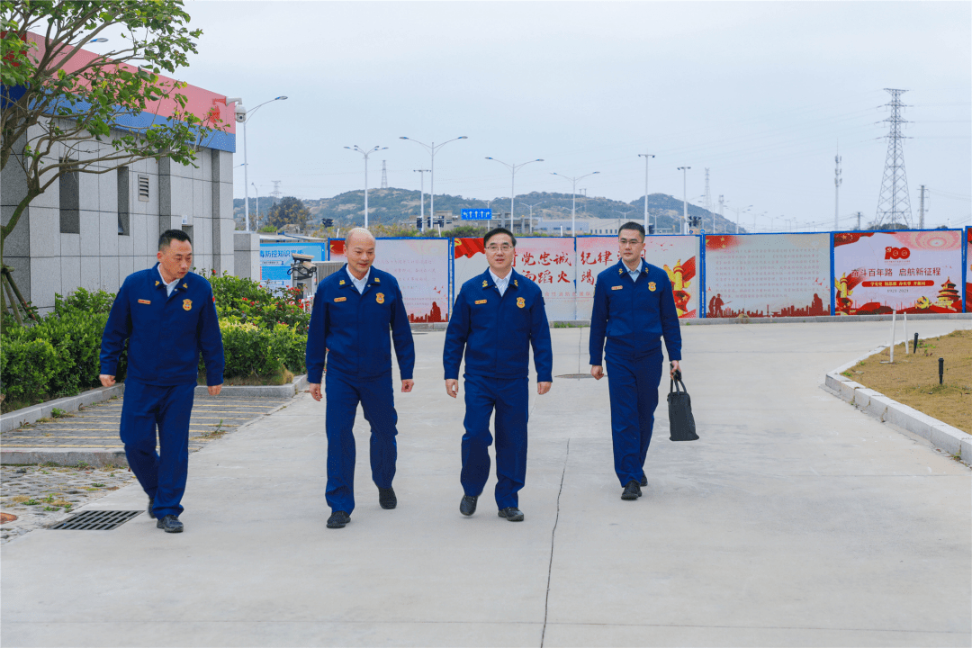 福建消防赖世雄政委除夕夜深入平潭消防救援支队慰问检查
