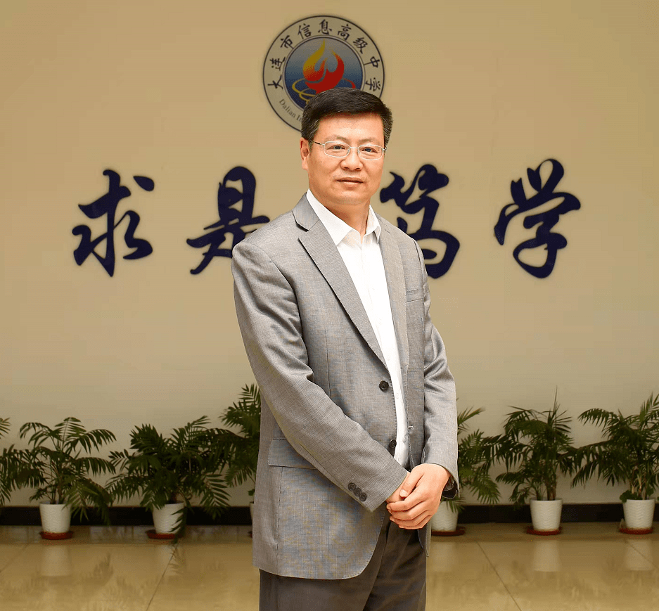 新春大吉滨城家长会携大连四十余位中学校长为全市学子拜年啦