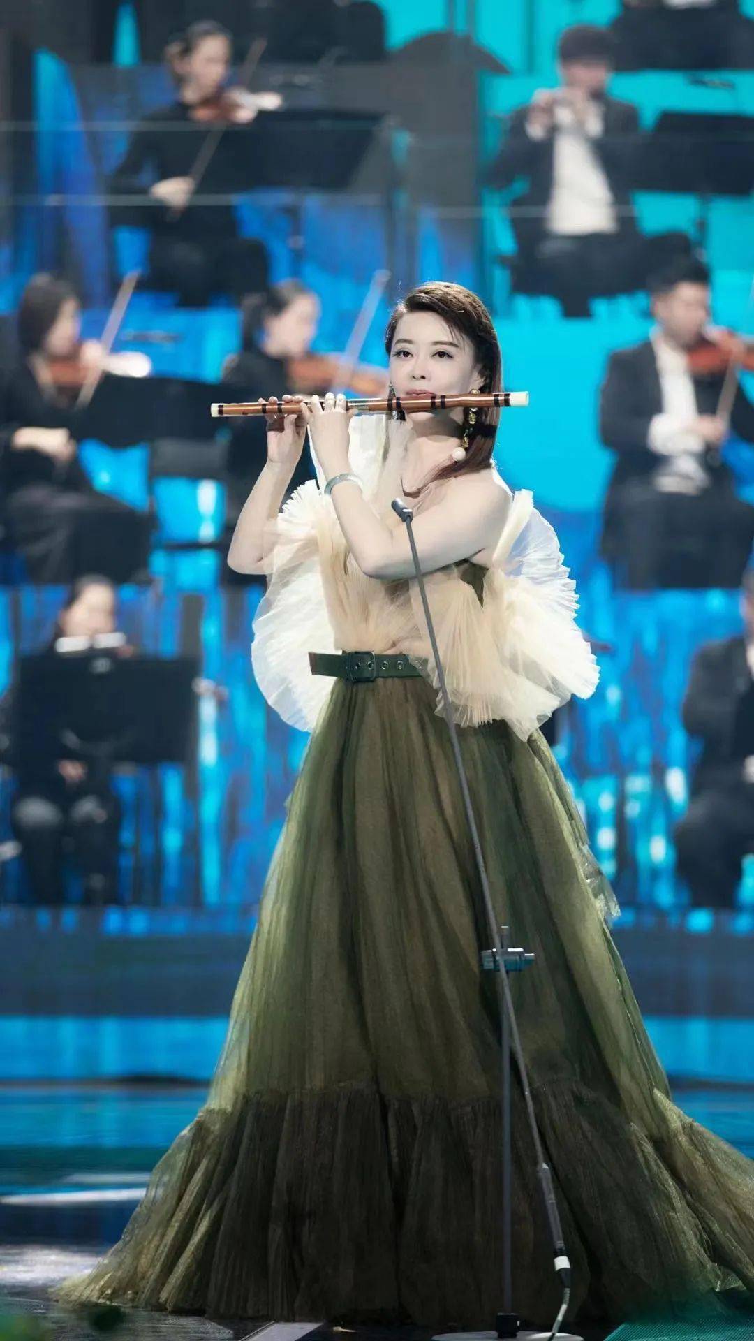 ​"新春的交响"竹笛与乐队《苗岭的早晨》