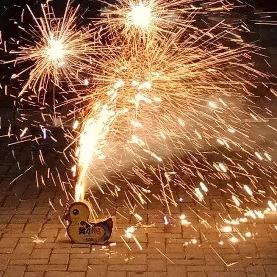 拜年啦！8首元日诗词，带着古老的习俗，送去最温暖的祝福_春风_工作_孩子