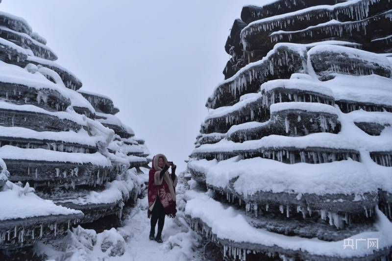 游客|贵州松桃：赏雪过大年