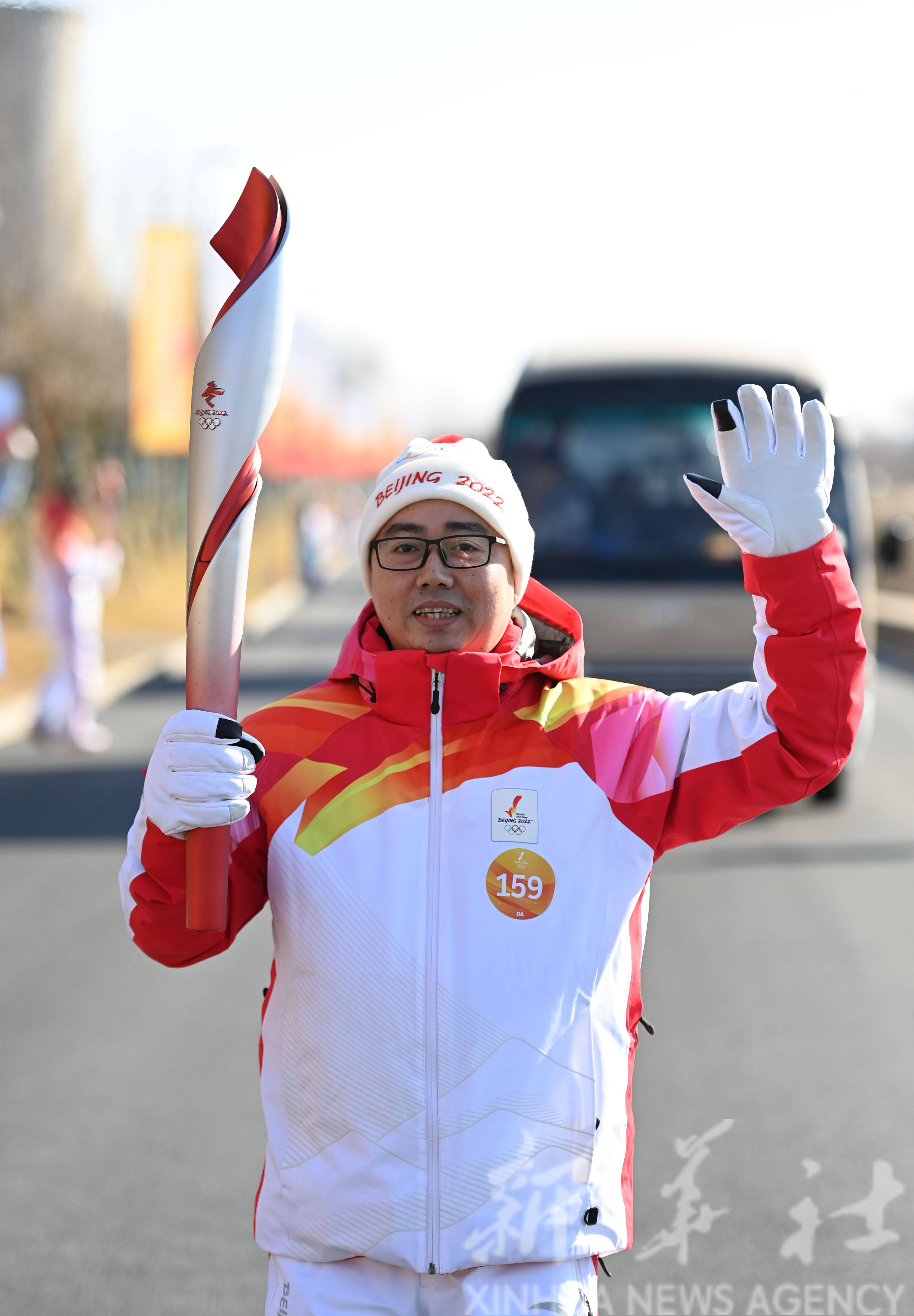 北京冬奧會火炬在冬奧公園傳遞