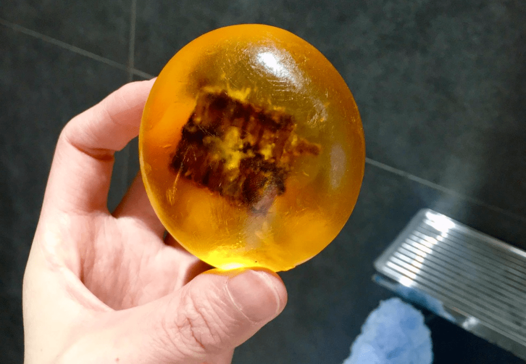 蜂巢不用洗面奶也可以把脸洗干净!用它也能搞定脸上的脏东西