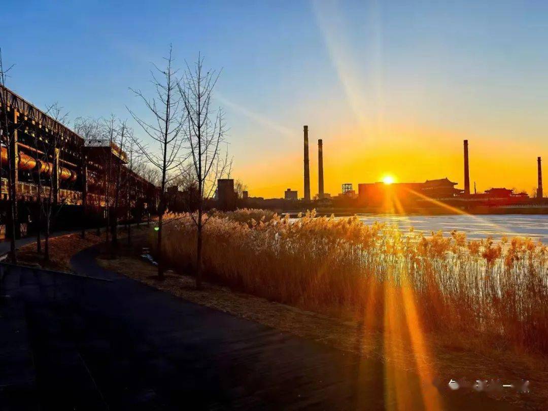 首钢园晨光微熹迎冬奥