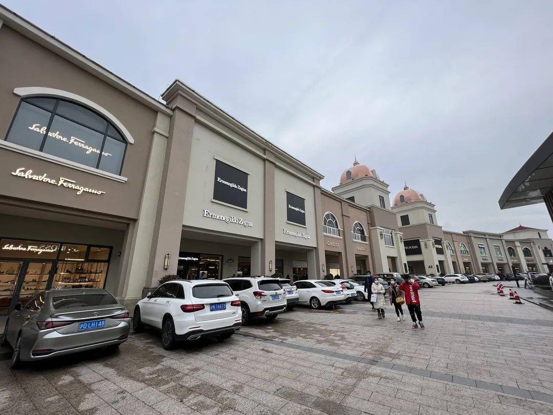 就地过年催生消费热潮青浦奥特莱斯吸客不断