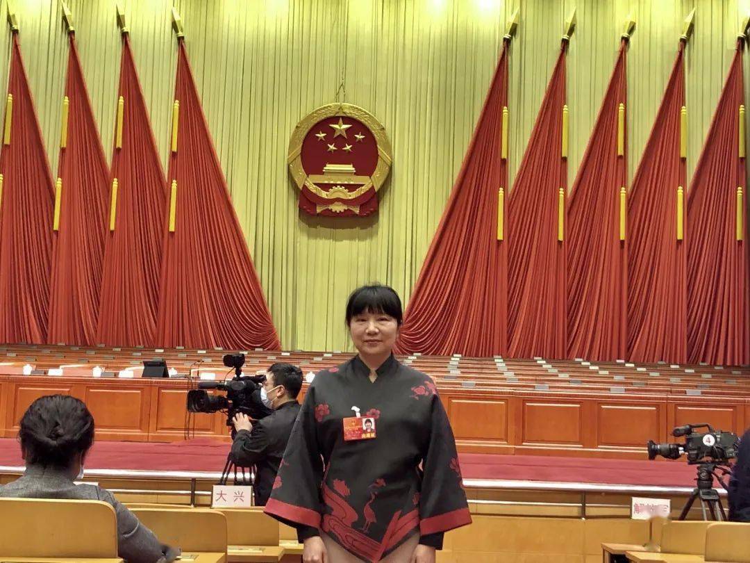 第84棒冬奥会火炬手北京服装学院贺阳教授