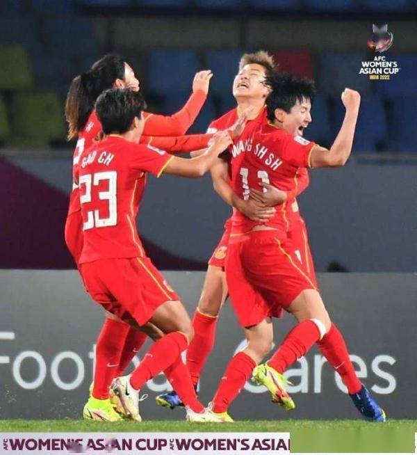 点球|什么叫不屈？中国女足是榜样！