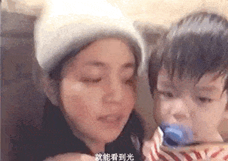 M6 米乐陈妍希做亲子瑜伽将儿子高高托举小星星模仿妈妈动作互动有爱(图6)