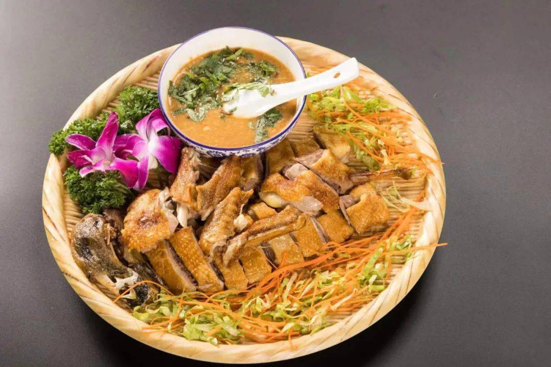 美食的治愈,温暖的风景,人间烟火气,不过一条凭祥美食街.