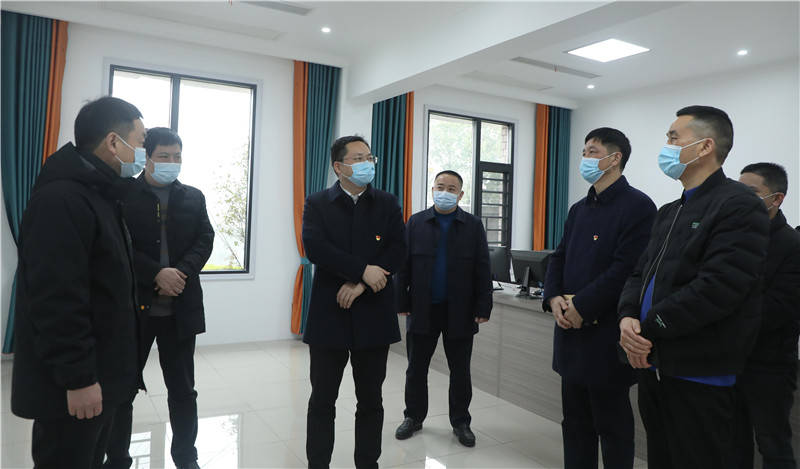 周登高看望慰问一线工作人员和困难职工_保障_桃江县_供电