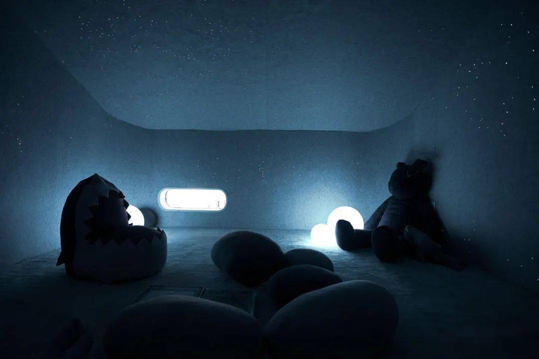 梦境的迷雾，解析我妈说昨天晚上做梦了，梦见的全是死人的深层含义