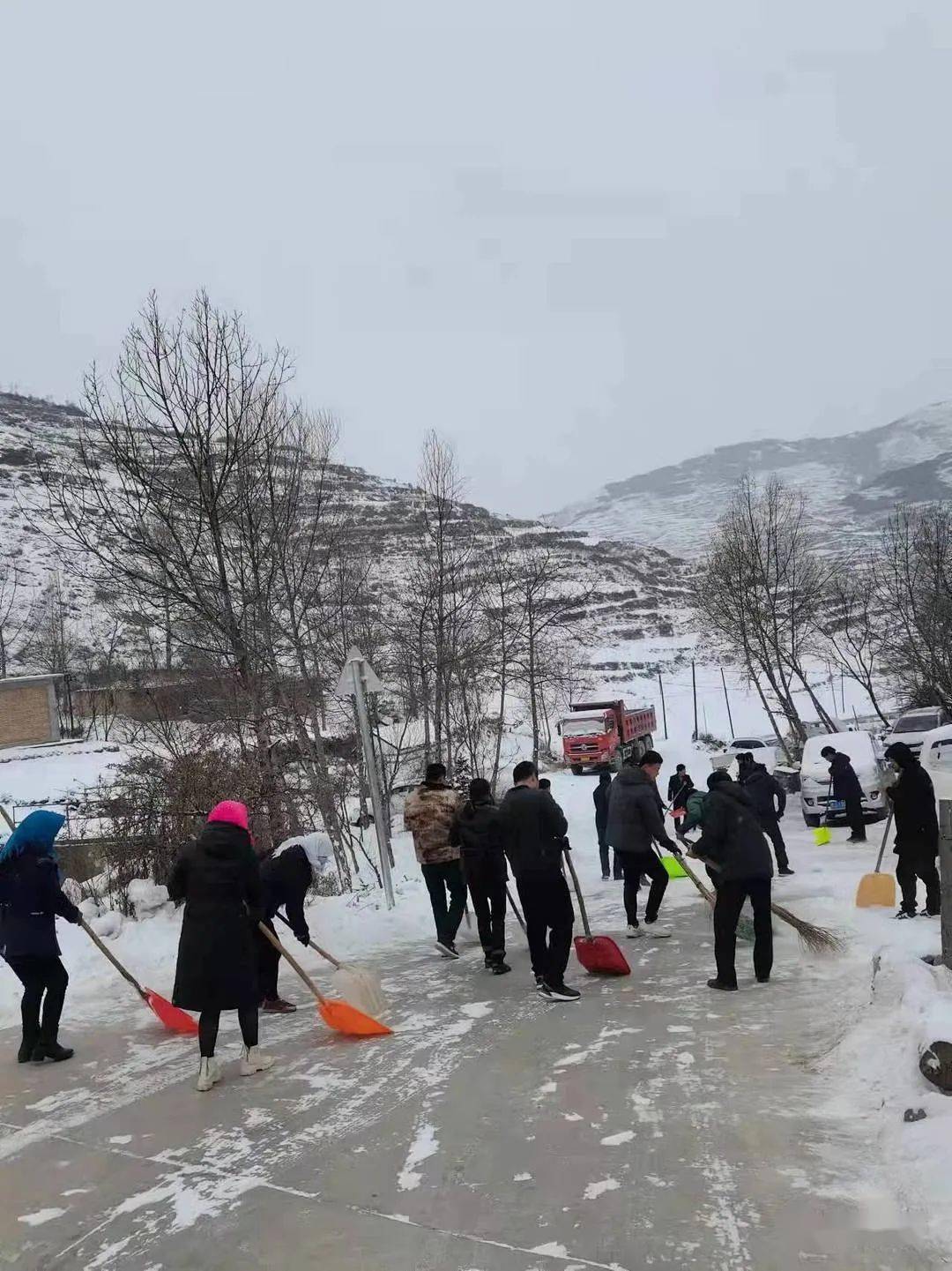 98梅川镇98锁龙乡98西江镇98申都乡98闾井镇清雪除冰守护了