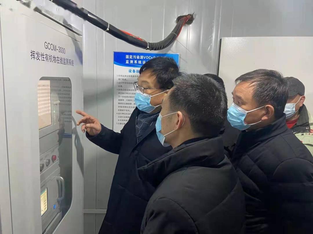 保护蓝天,春节我在岗 | 扬州市副市长丁一带队检查大气污染防治工作