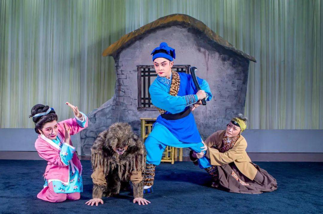 今夜精彩百年赓续吴韵芬芳小王彬彬锡剧非遗传承作品青年演员展演