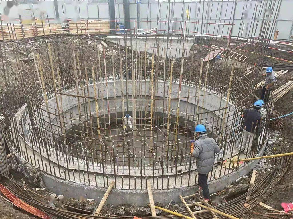 交织在一起机械的轰鸣声与钢筋的碰撞声沉井制作,顶管机械安装调试