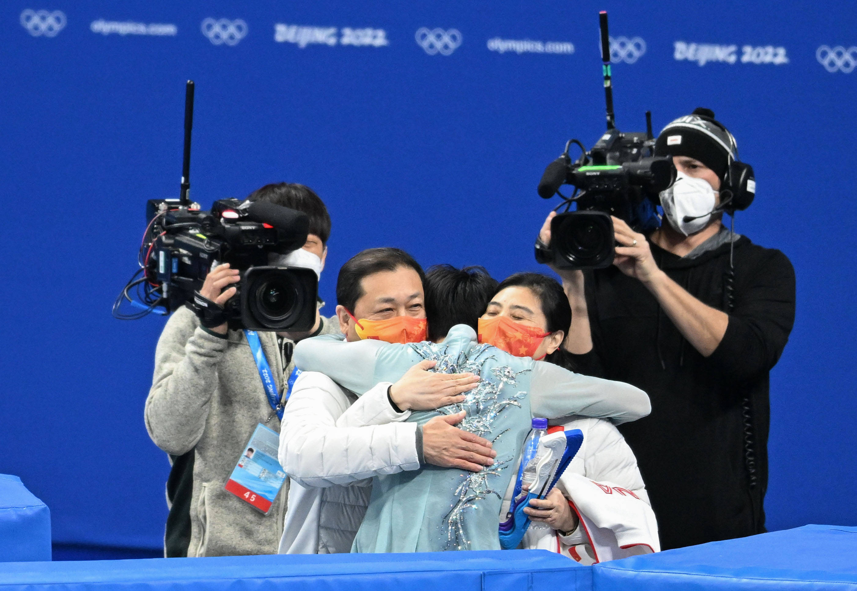 新华社记者 马宁 摄2月8日,瑞典选手尼古拉·马约罗夫在比赛中.