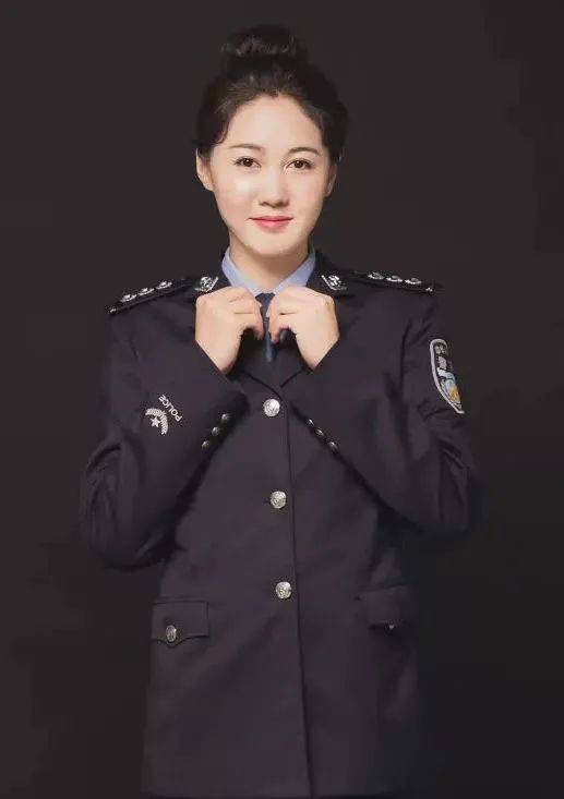 2021年新式警服图片