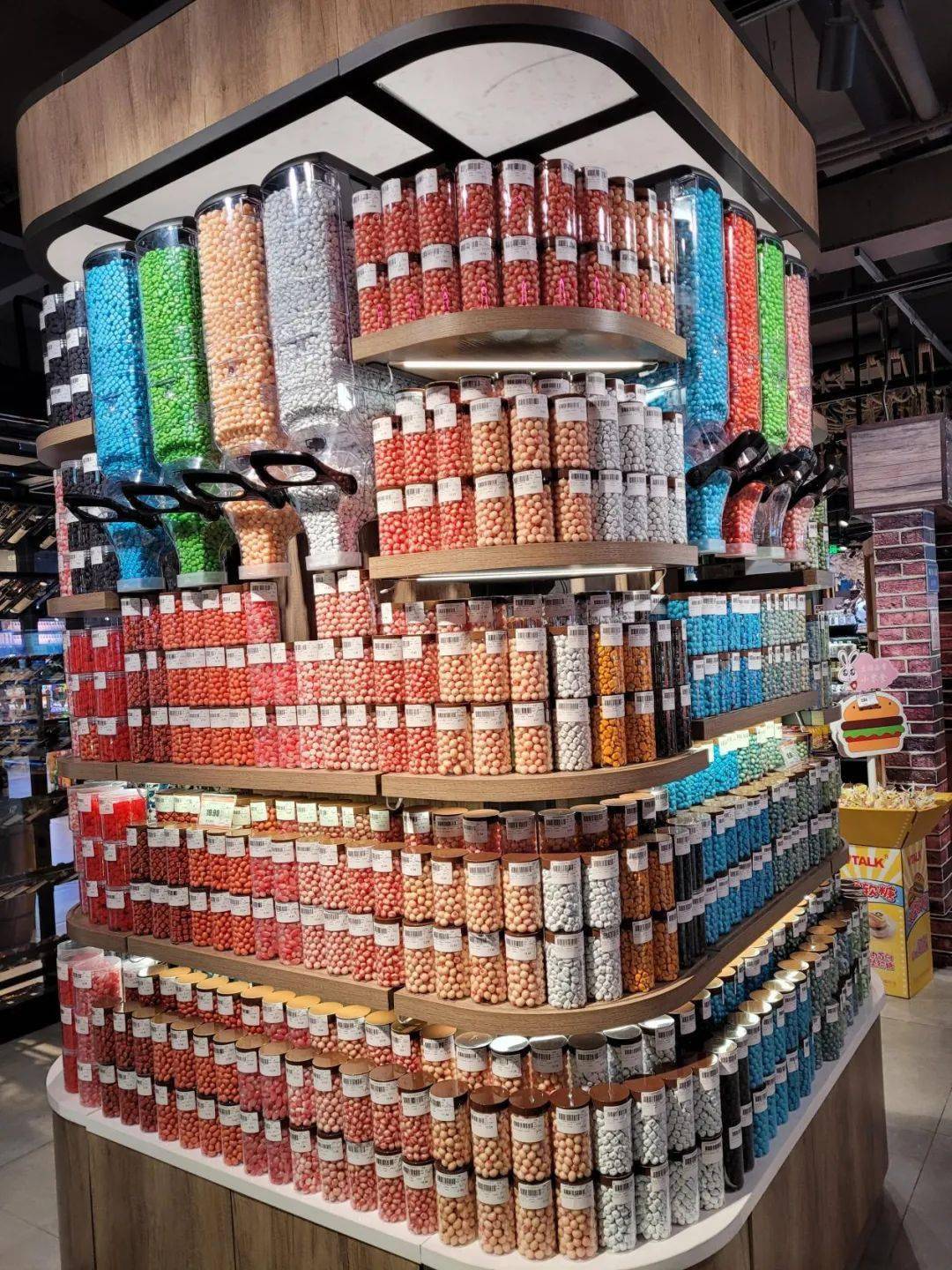 欣赏一组超市卖场的生动化陈列