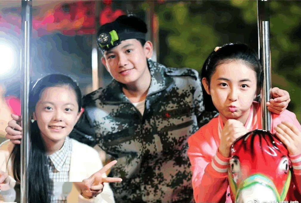 家庭剧《小别离》正式上映,胡先煦在里面饰演了一位初中生张小宇