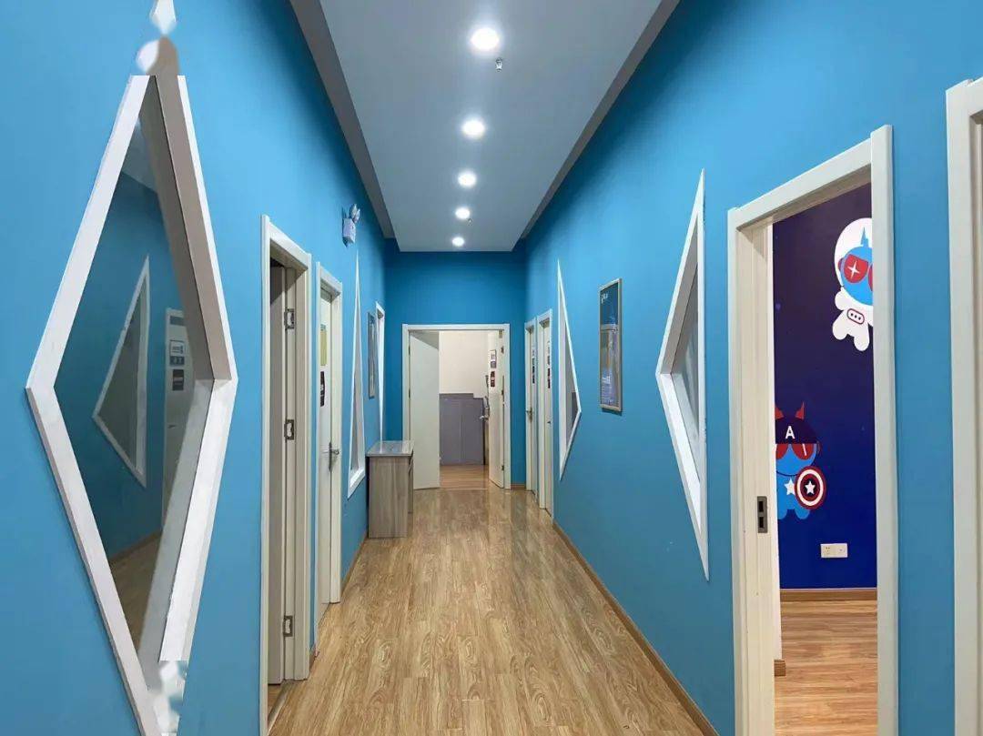 迁址公告七彩教育已搬迁至盐城宝龙广场北侧二楼乐学城