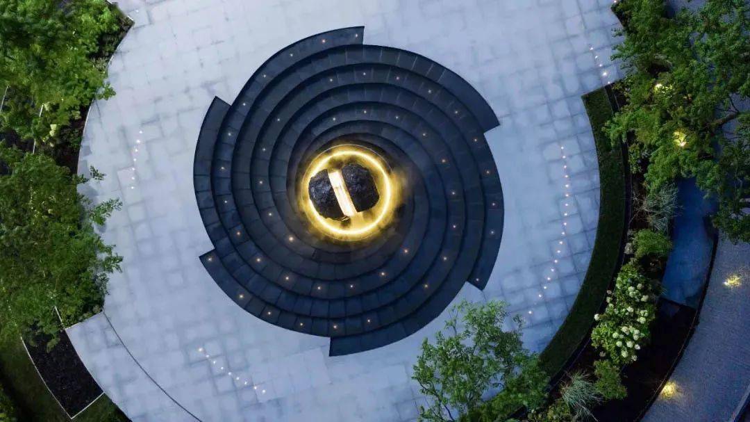 玩转设计元素,螺旋式景观安排上!_花园里_的花园_游客