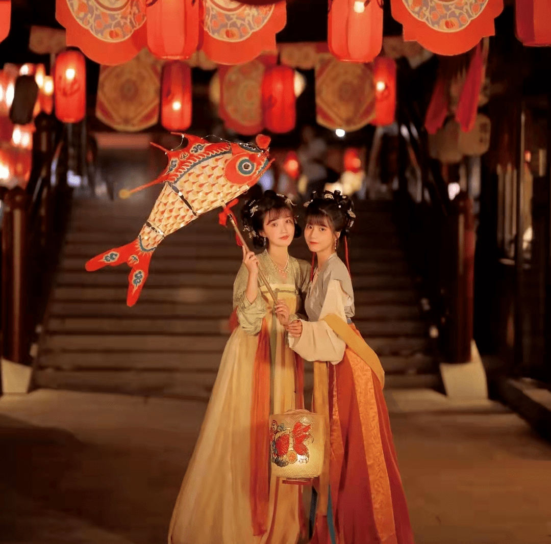 如果可以穿越汉服花灯巡游