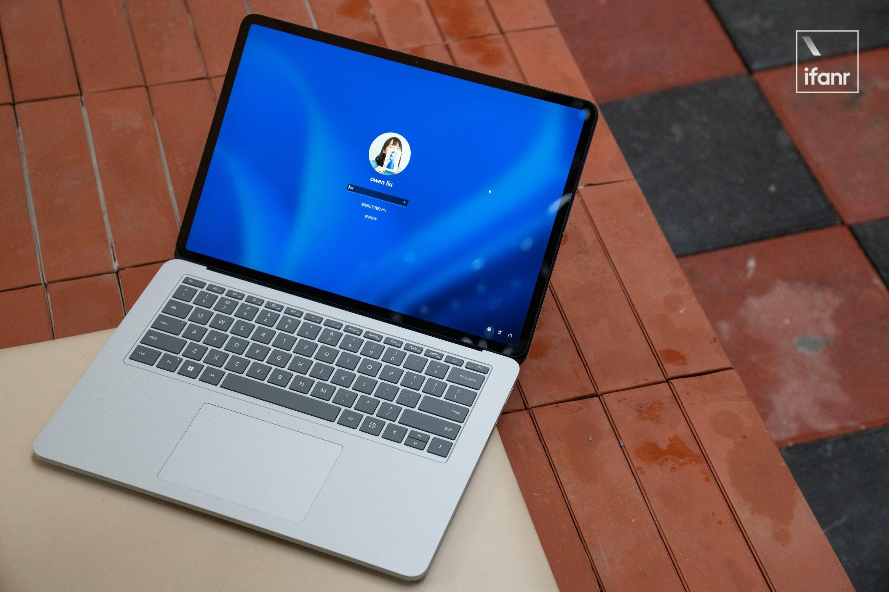 surface laptop studio 图赏:万变不离其宗,还是微软那个味儿_屏幕_模