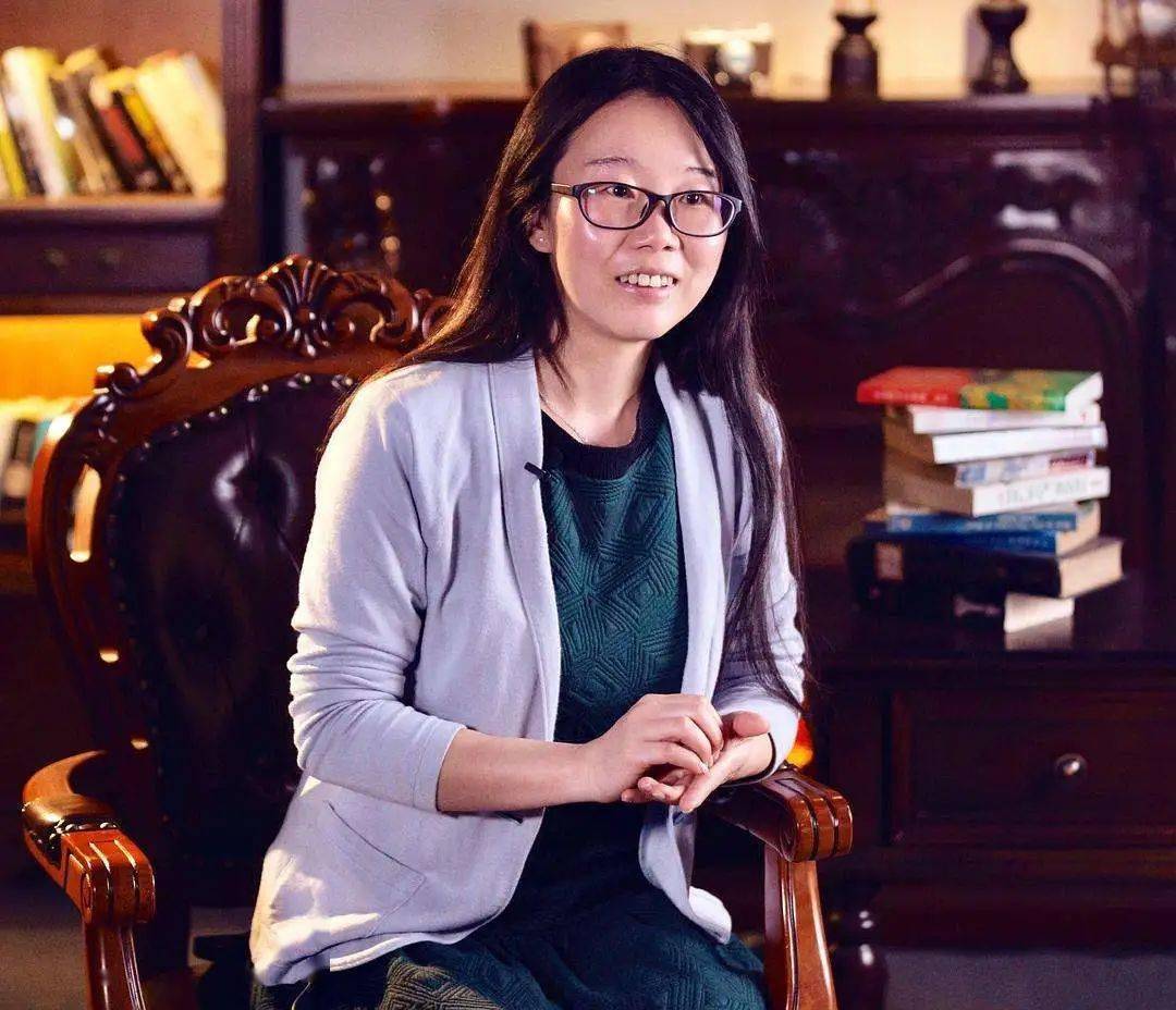 李娟,1979年7月21日出生于新疆生产建设兵团,籍贯四川乐至,中国当代