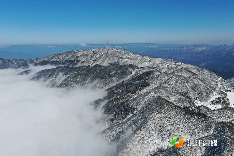 微洪江丨冰雪扮靓雪峰山 游客登山赏雪迎元宵