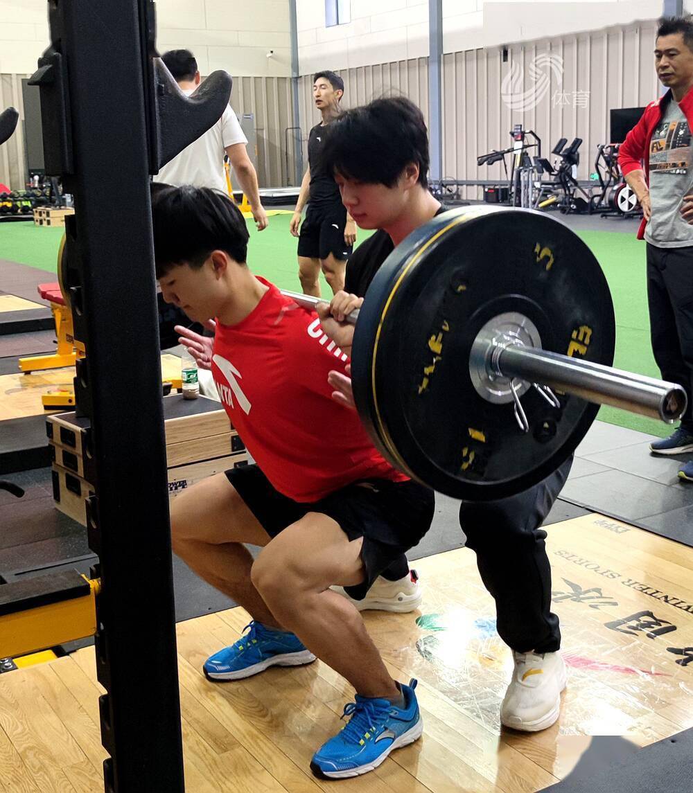 中国短道速滑国家队体能教练王宪瑞:在冬奥现场见证荣耀时刻_训练