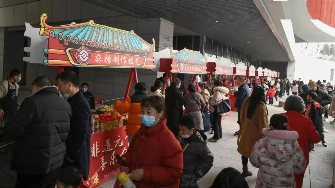 田心豆腐脑,梨膏糖,糖烊,麻糍,豆腐皮,东河肉饼"可以现场感受非遗